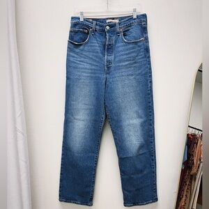 LEVIS ribcage straight jeans. sz 30